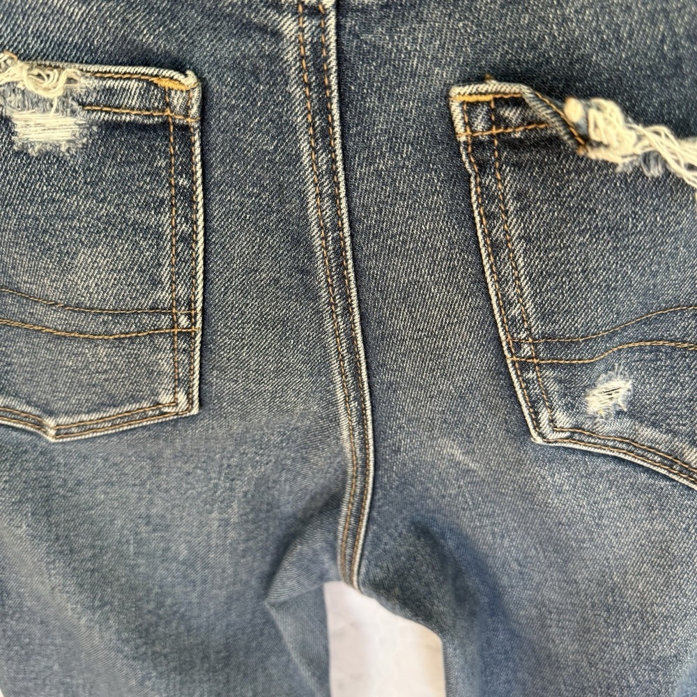 American Eagle Outfitters‎ Mom Jeans Blue Distressed Stretch Medium Wash Sz 2 - Picture 9 of 10